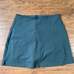 Forest green skort from GF Collective. Large size.